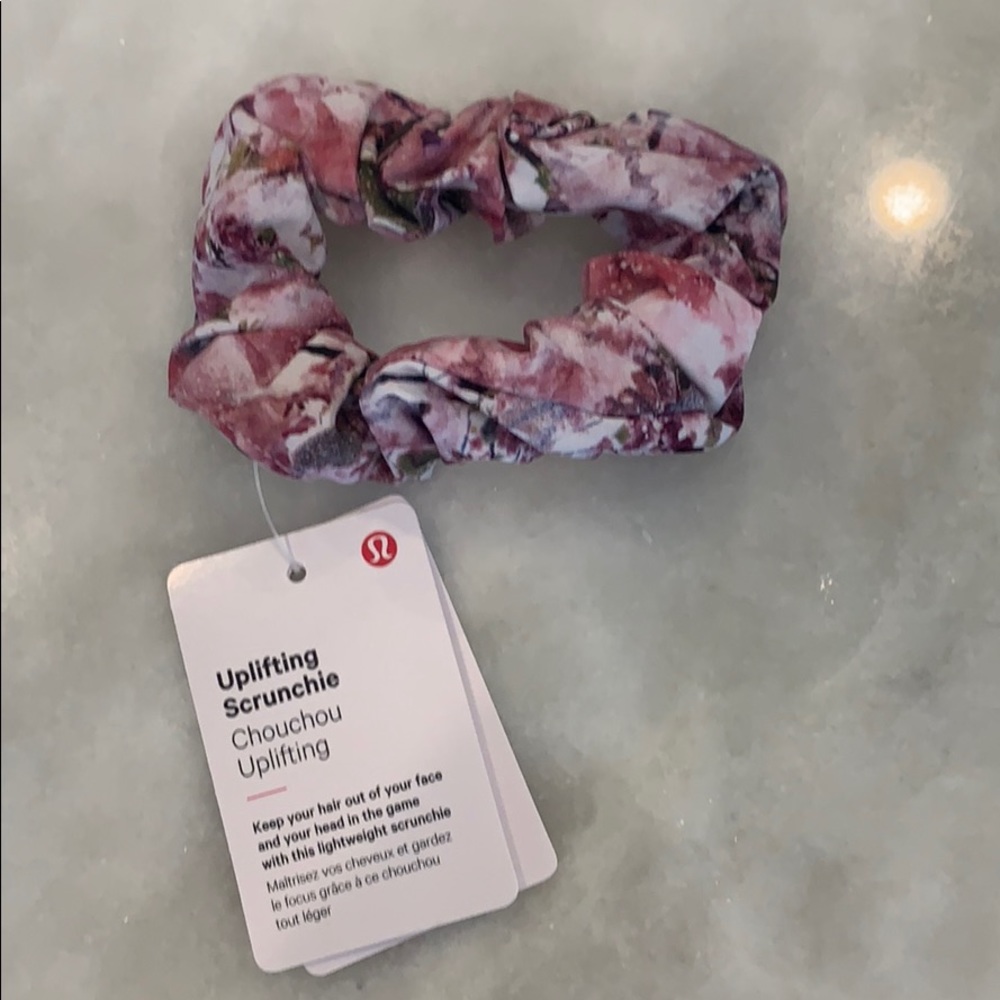 Lululemon In Sequence Top and Uplifting Scrunchie - Picture 3 of 4
